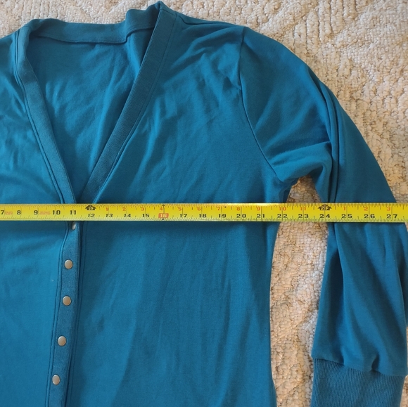 Long Cardigan - Snap Closure - Picture 10 of 13